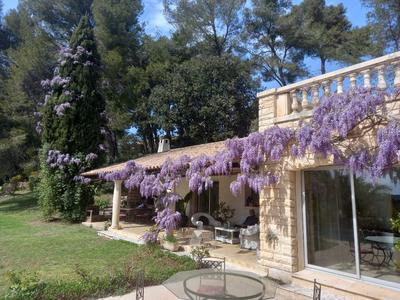 Maison - 460 m² - 16 pièces