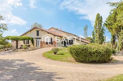 Maison - 440 m² - 11 pièces