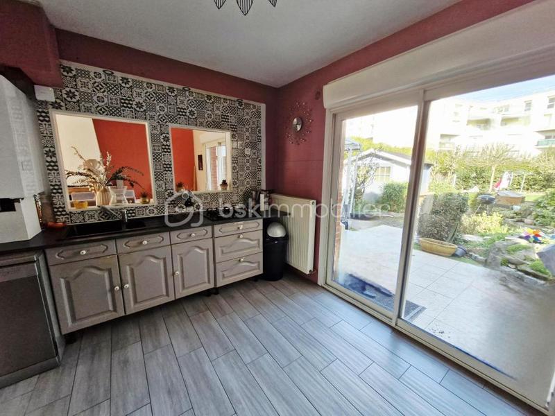 Maison jumelée - 91 m² - 5 pièces