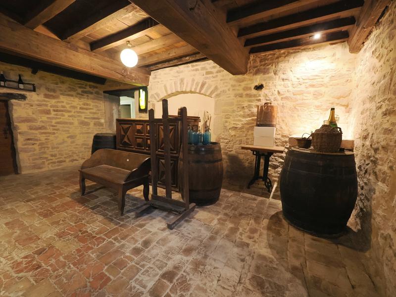 Maison - 344 m² - 15 pièces