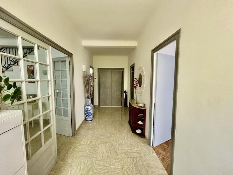 Maison - 224 m² - 6 pièces