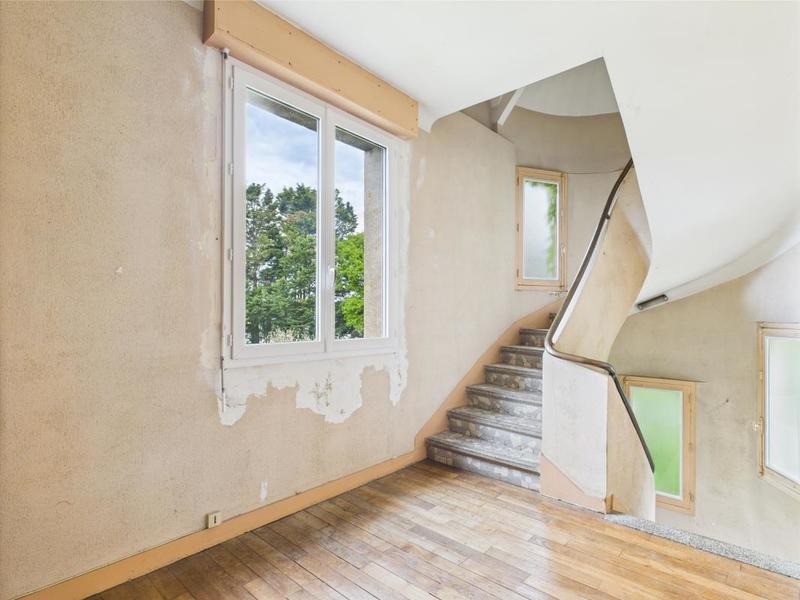 Maison - 220 m² - 9 pièces