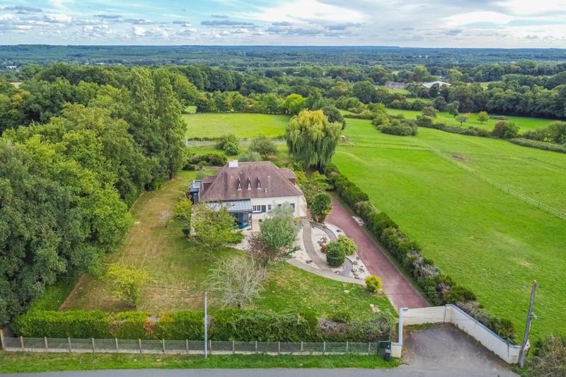 Maison traditionnelle - 261 m² - 6 pièces