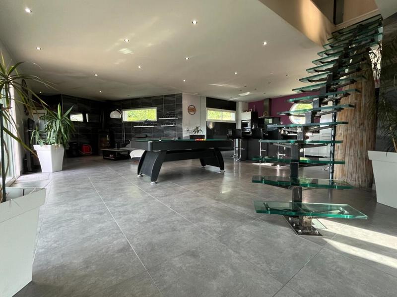 Maison d'architecte - 225 m² - 8 pièces