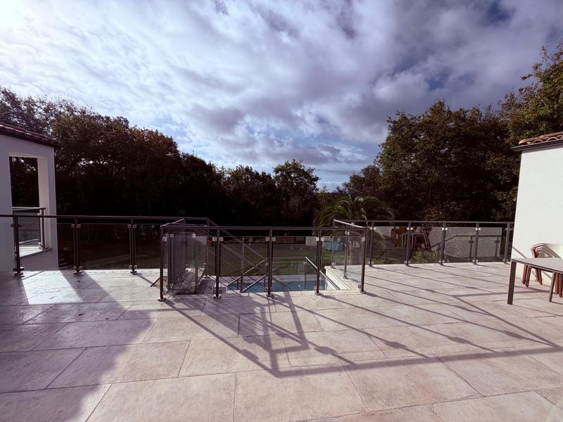 Maison contemporaine - 245 m² - 7 pièces