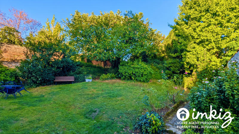 Maison - 275 m² - 10 pièces