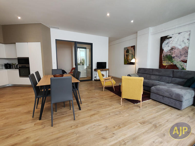 Appartement - 91 m² - 3 pièces