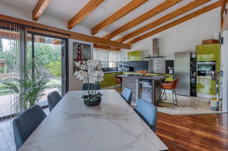 Maison - 198 m² - 8 pièces