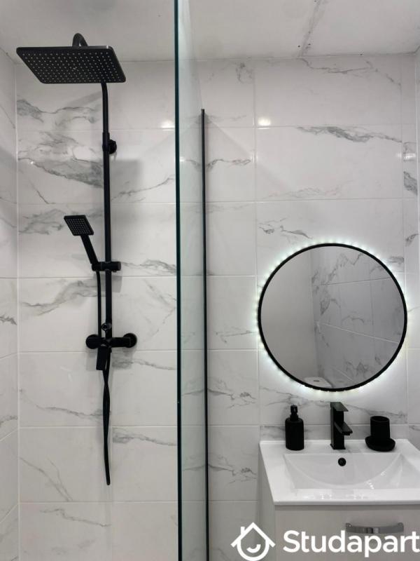 Chambre - 9 m² - 1 pièce