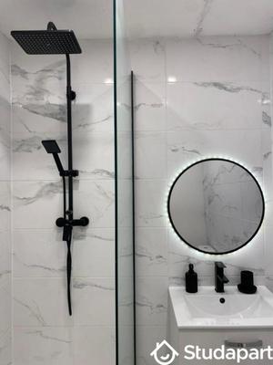 Chambre - 9 m² - 1 pièce