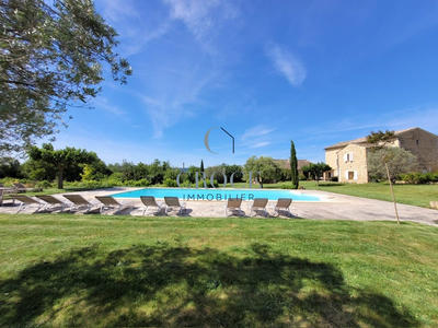 Mas - 500 m² - 13 pièces