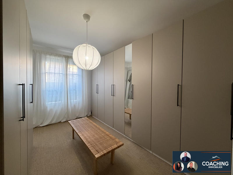 Maison - 205 m² - 7 pièces