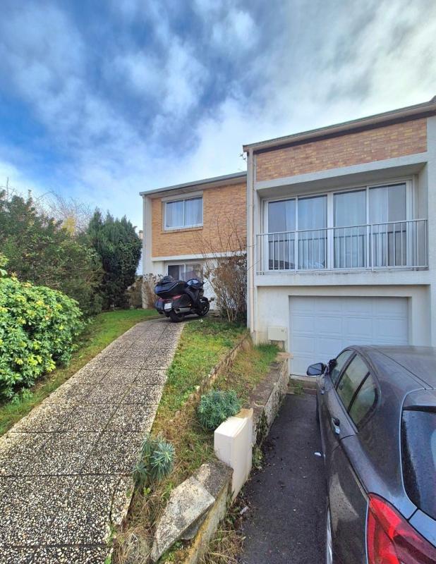 Maison - 111 m² - 6 pièces