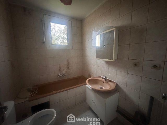 Immeuble - 68 m² - 3 pièces