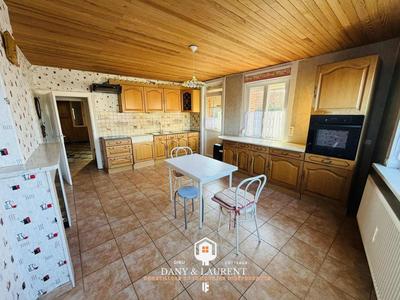 Maison - 280 m² - 8 pièces