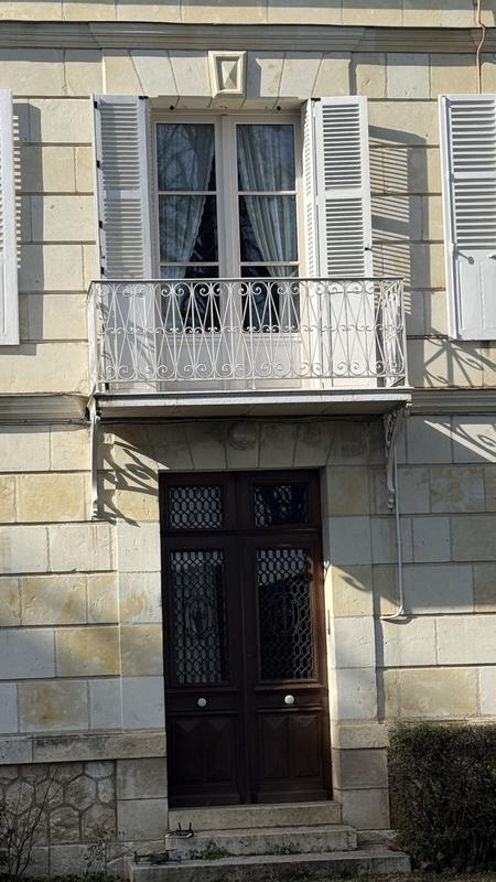 Maison - 260 m² - 11 pièces