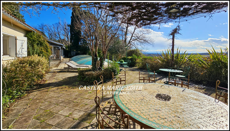 Maison - 322 m² - 9 pièces