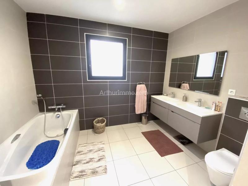 Maison - 185 m² - 7 pièces