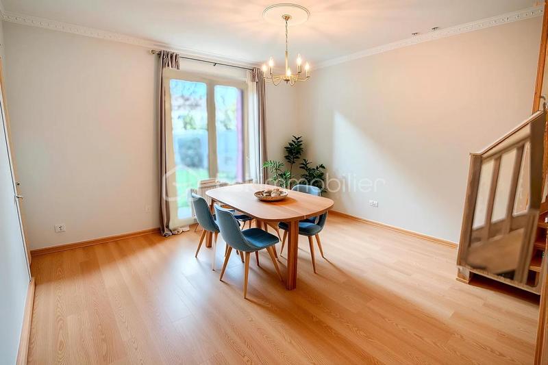 Maison traditionnelle - 82 m² - 4 pièces