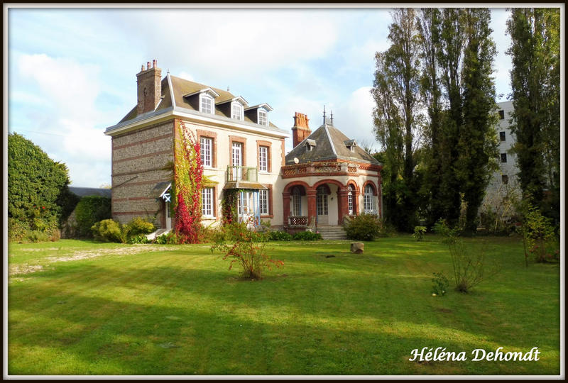 Maison - 227 m² - 13 pièces