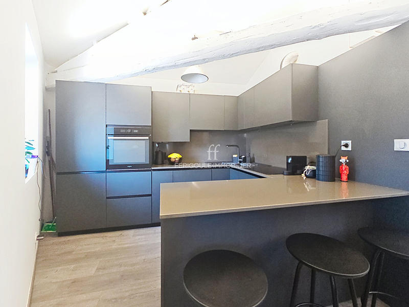 Appartement - 72 m² - 2 pièces