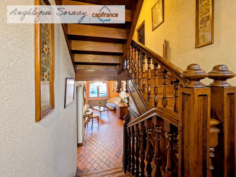 Maison - 207 m² - 7 pièces