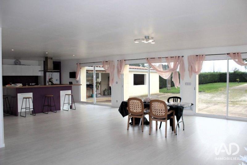 Maison - 226 m² - 8 pièces