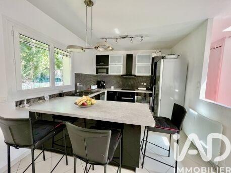 Maison - 166 m² - 8 pièces