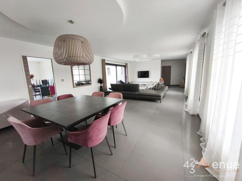 Villa - 199 m² - 6 pièces