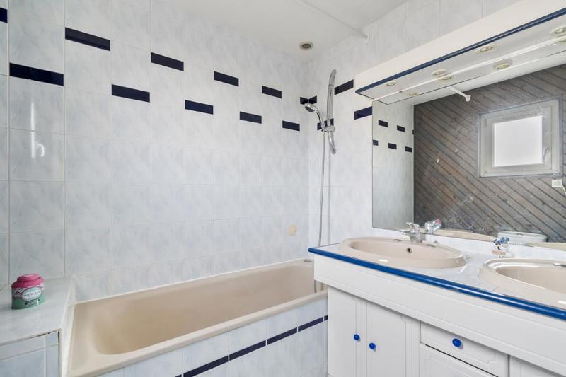 Maison - 141 m² - 7 pièces