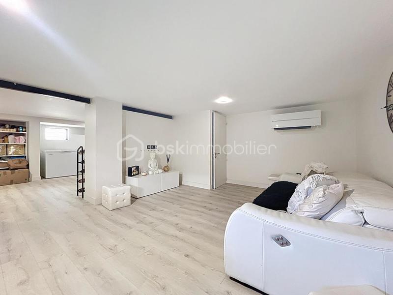 Maison - 180 m² - 7 pièces