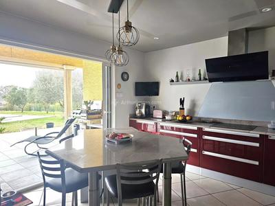 Maison - 167 m² - 6 pièces