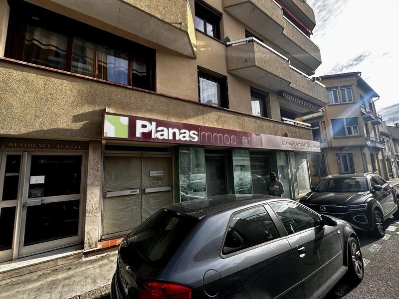 Local commercial - 86 m² - 4 pièces