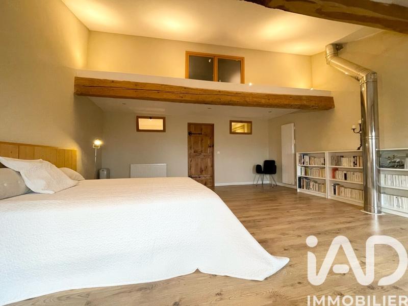 Maison - 205 m² - 7 pièces