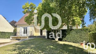 Maison - 217 m² - 8 pièces