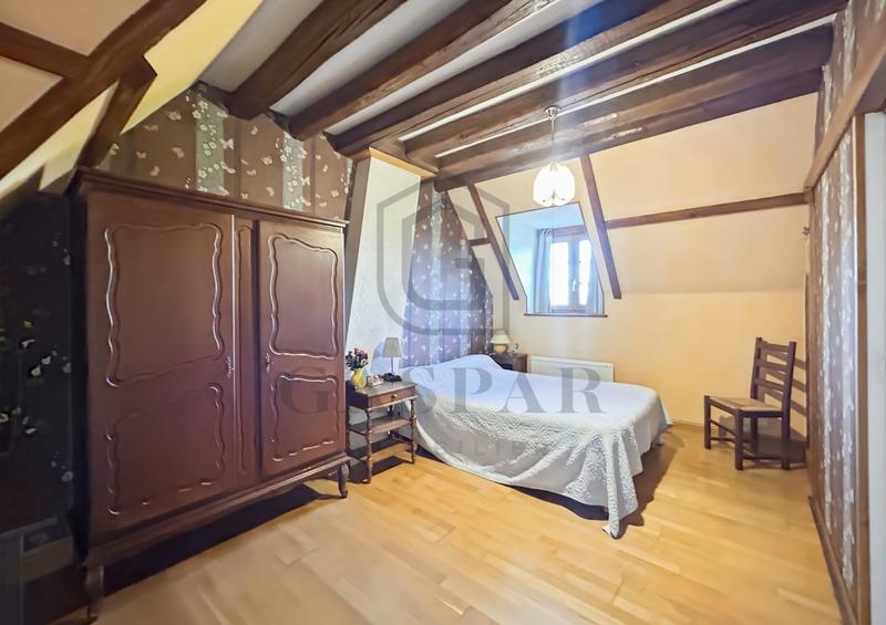 Maison - 453 m² - 17 pièces