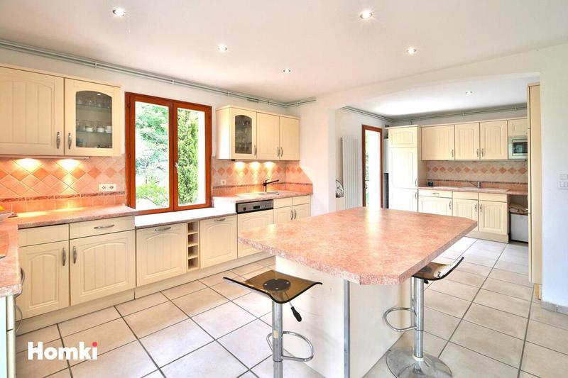 Maison - 191 m² - 8 pièces