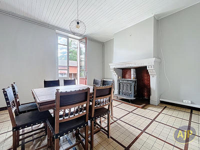 Maison - 220 m² - 10 pièces