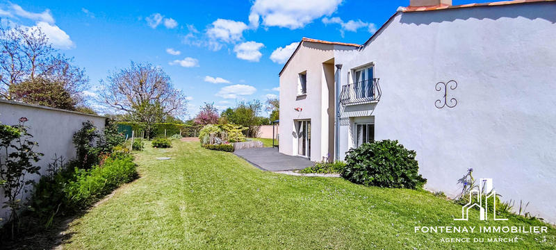 Maison - 202 m² - 8 pièces