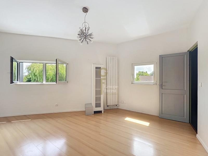 Maison - 231 m² - 6 pièces