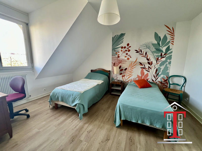 Maison - 180 m² - 7 pièces