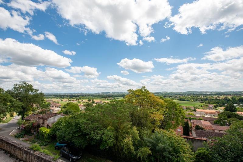 Maison - 207 m² - 8 pièces