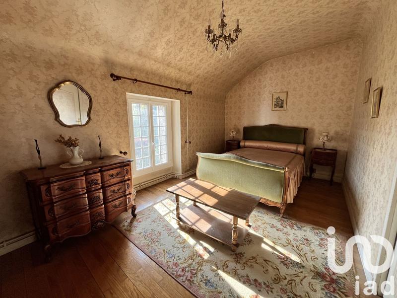 Maison - 190 m² - 8 pièces