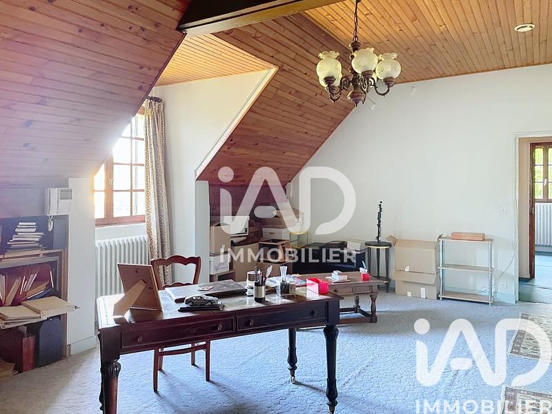Maison - 232 m² - 8 pièces