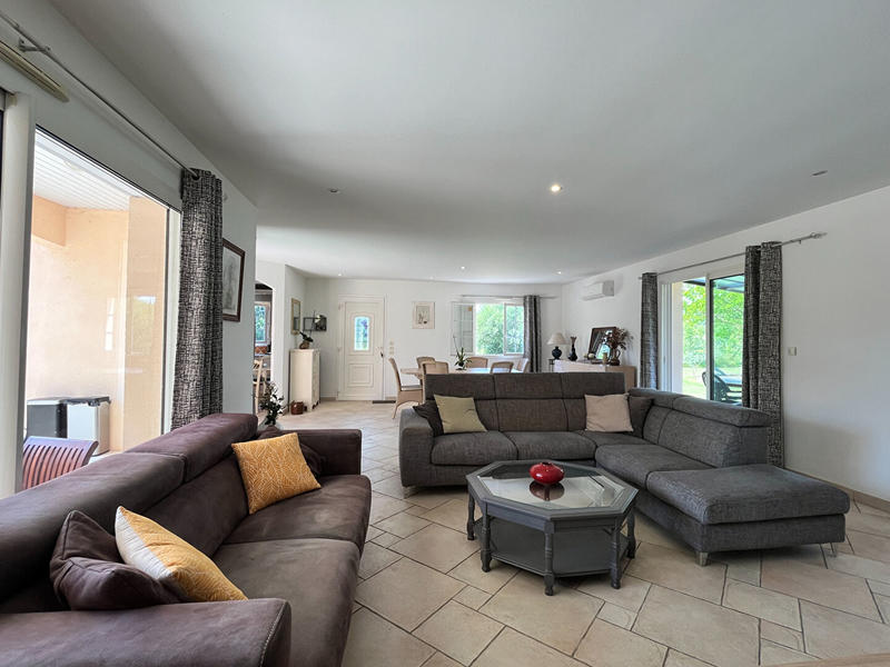 Maison - 167 m² - 9 pièces