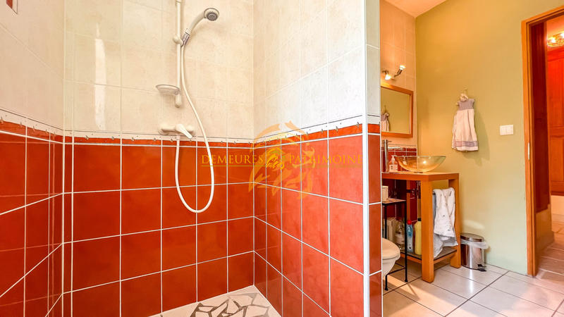 Maison - 280 m² - 6 pièces