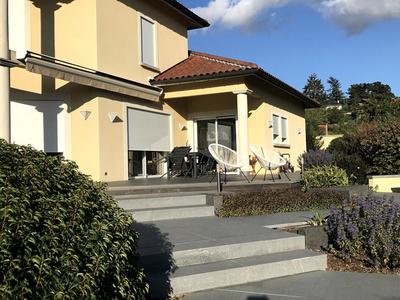 Maison - 250 m² - 7 pièces