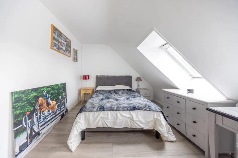 Maison - 250 m² - 8 pièces