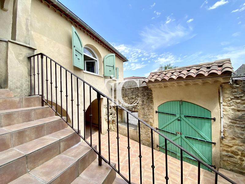 Maison - 272 m² - 8 pièces