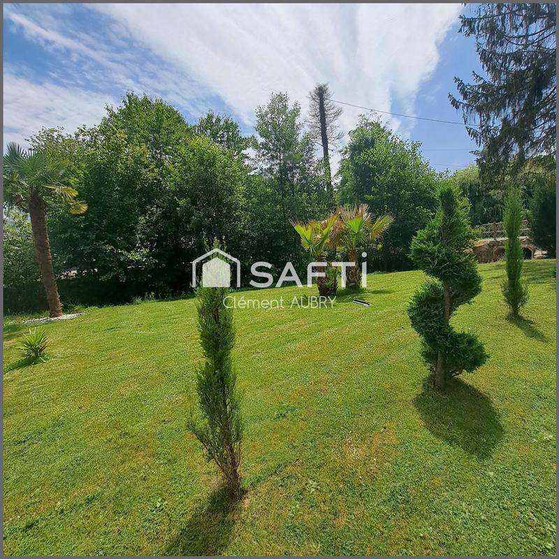 Maison - 213 m² - 7 pièces